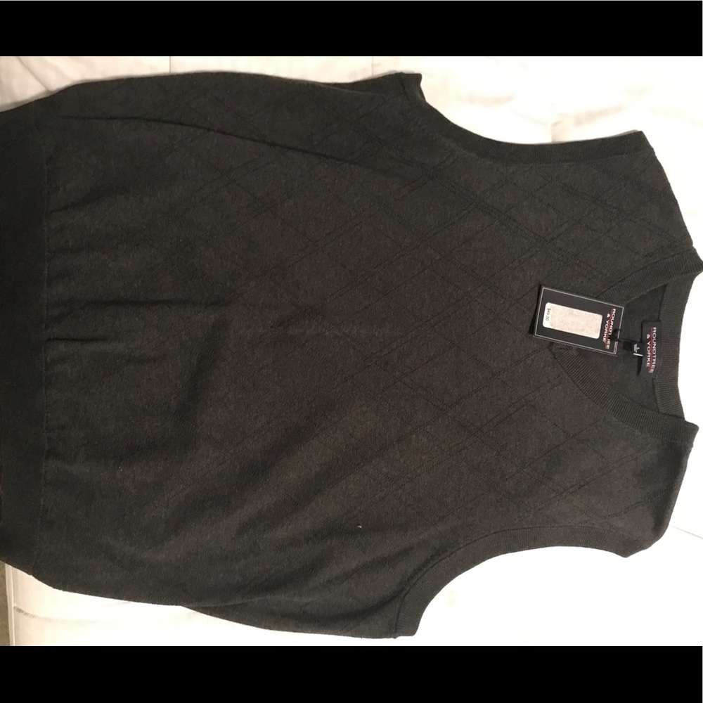 Men’s Grey Patterned Sweater Vest - NEW